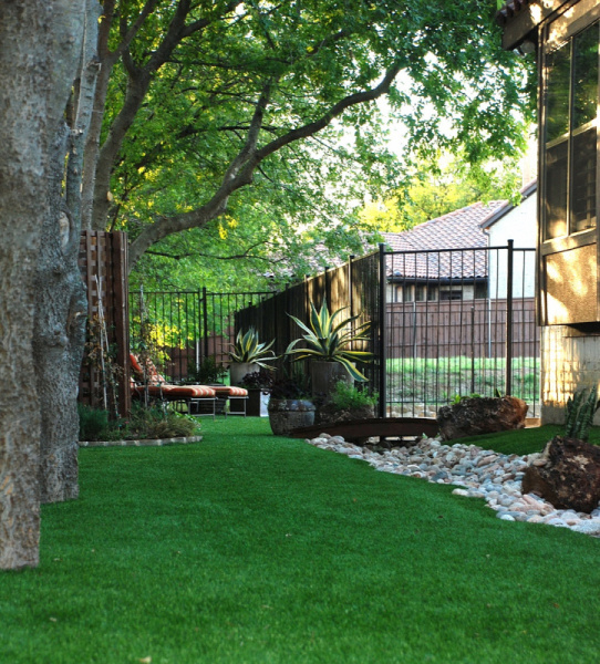 Backyard Landscaping | Lawn Mowing Services by Green Earth DFW
